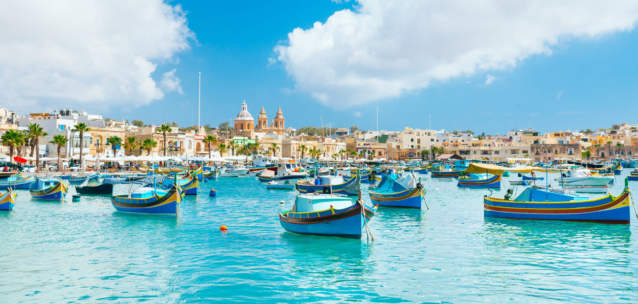 Kenia Ga wandelen de begeleiding Goedkope vliegtickets Malta | Vliegtickets.be