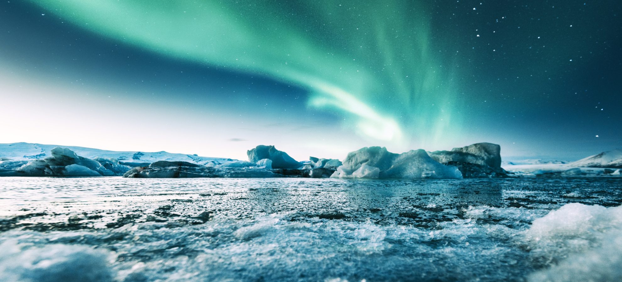 Aurora borealis in IJsland op jakulsarlon