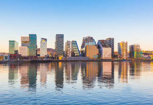 Oslo - moderne gebouwen aan het water