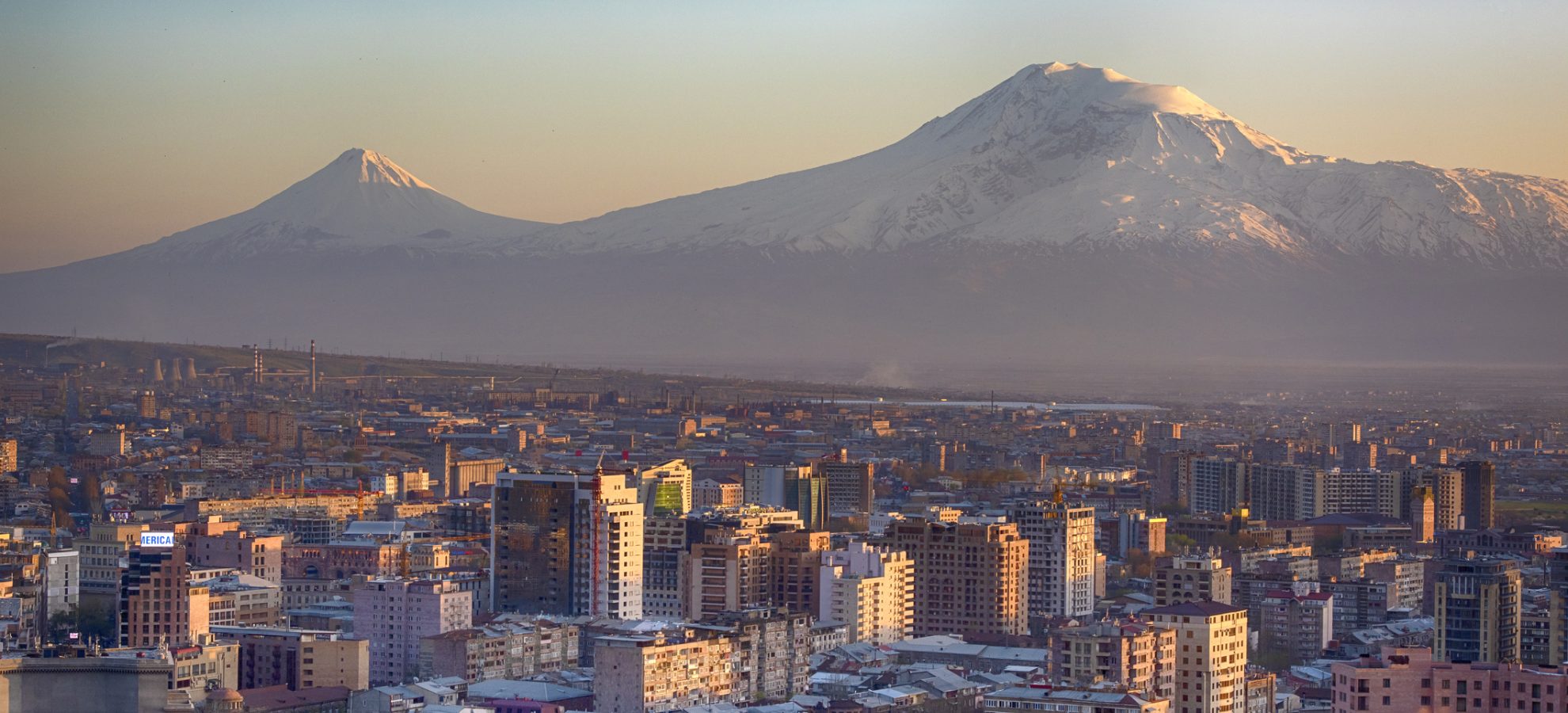 Yerevan, de hoofdstad van Armenië in de voorkant van Mt. Ararat