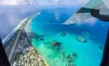 Airlines-vliegticketsnl-airplane-view-sea