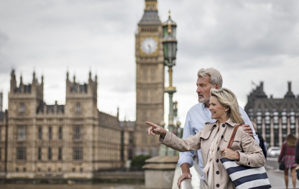 Vliegtickets-Londen-Engeland-senioren-koppel