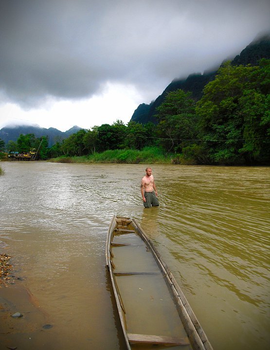 Bad i biflod till Mekong, Laos. Foto Anna Binnquist