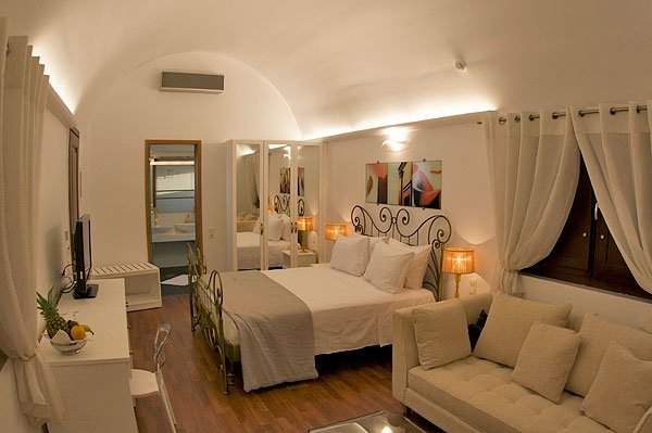 La Mer Deluxe Hotel - Santorini - Boka hos flygstolen
