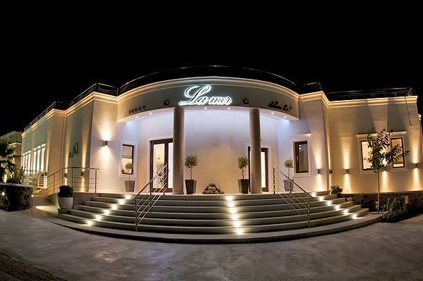 La Mer Deluxe Hotel - Santorini - Boka hos flygstolen