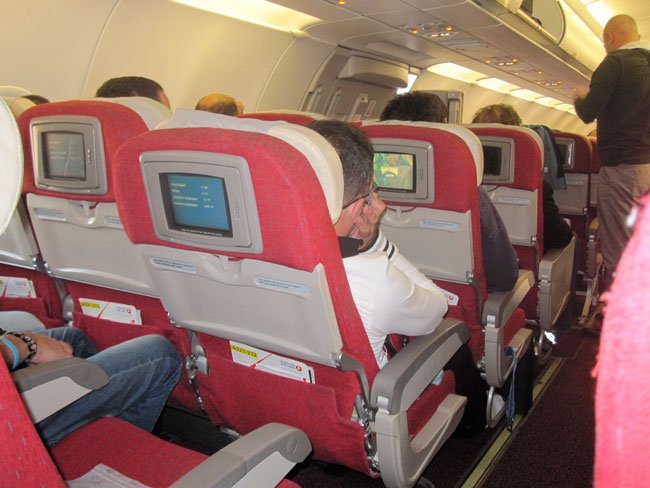 Flygstolen testar att resa i economy med Turkish Airlines. Foto: Madeleine