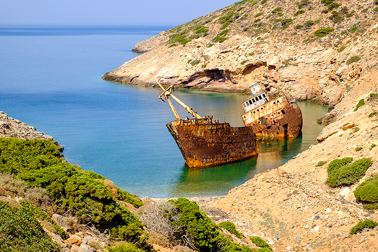 Bild på skeppsvrak i Livernos Bay på ön Amorgos i Grekland