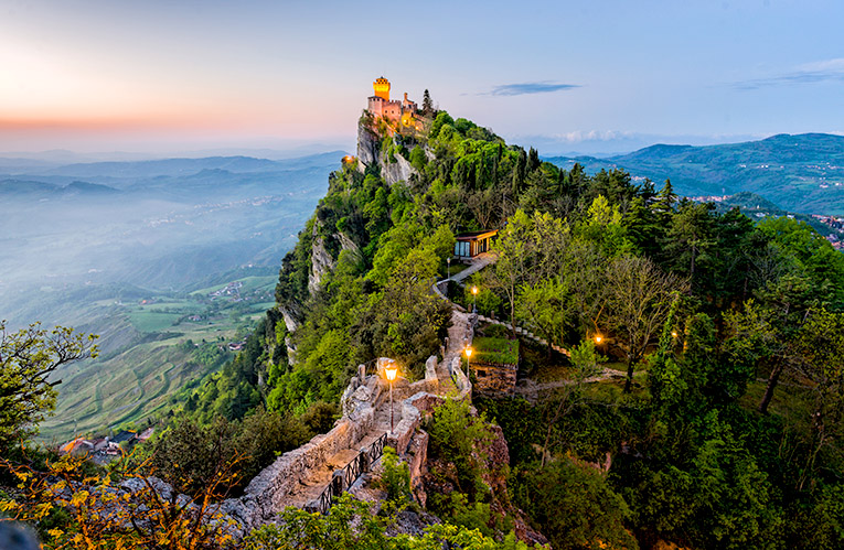 Bild på slott i San Marino
