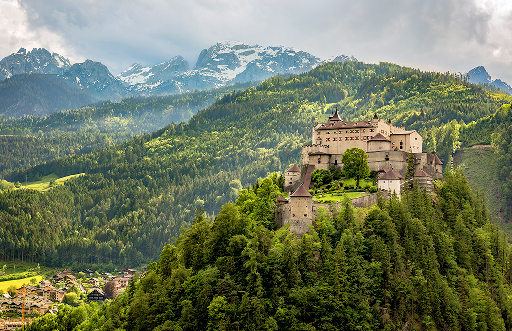 Bild på slottet Burg Hohenwerfen i Österrike