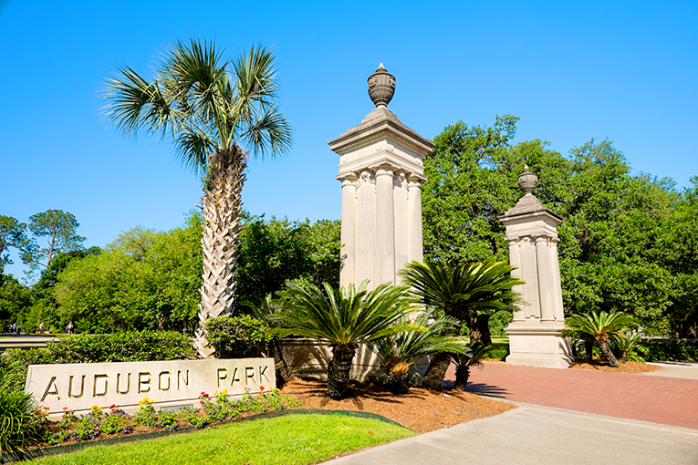 Bild på entrén till Audubon Park i New Orleans, USA
