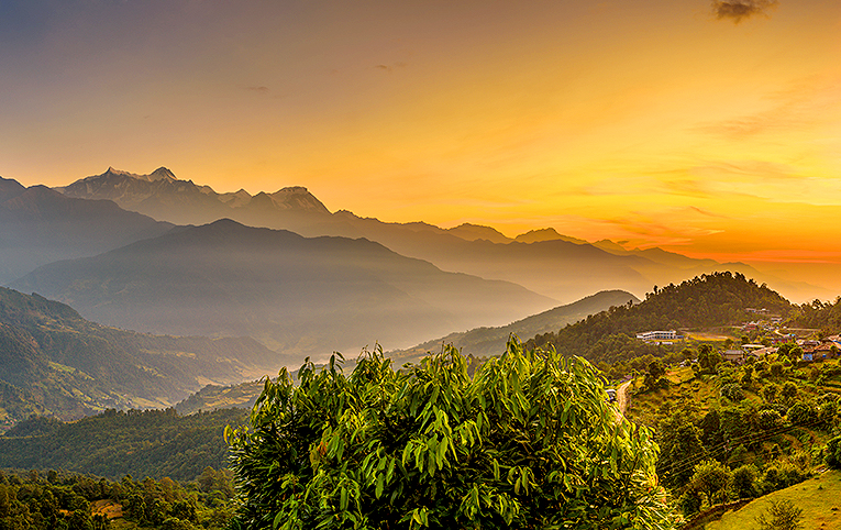 Bild på solnedgång över Himalaya i Nepal