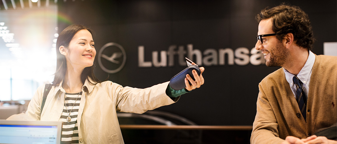 Bild på resenärer i Lufthansas Business Lounge