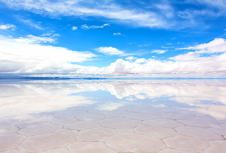Bild på saltöknen Salar de Uyuni i Bolivia