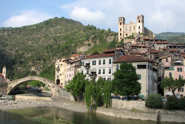 Dolceacqua-italija.jpg