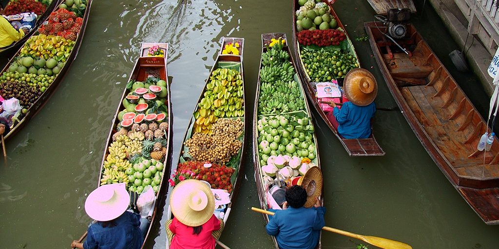 De floating market in Bangkok